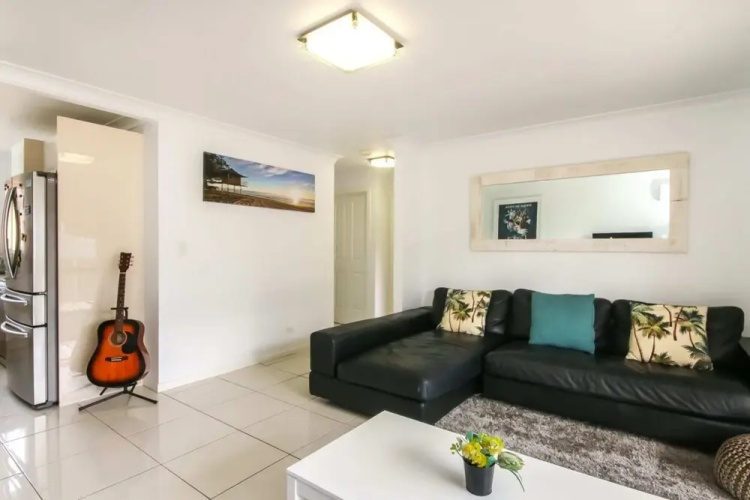 Contemporary 2 Bedroom Beachfront Apartment