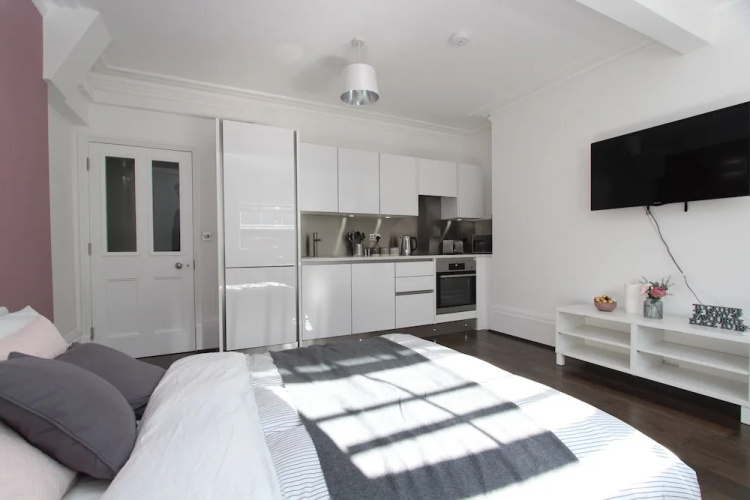 2 Kings Road Executive Studio Apartment
