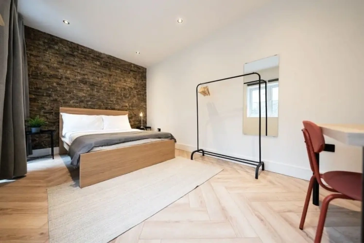 2 Bedrooms Apartment