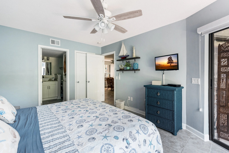 Sun Plaza West Unit 204