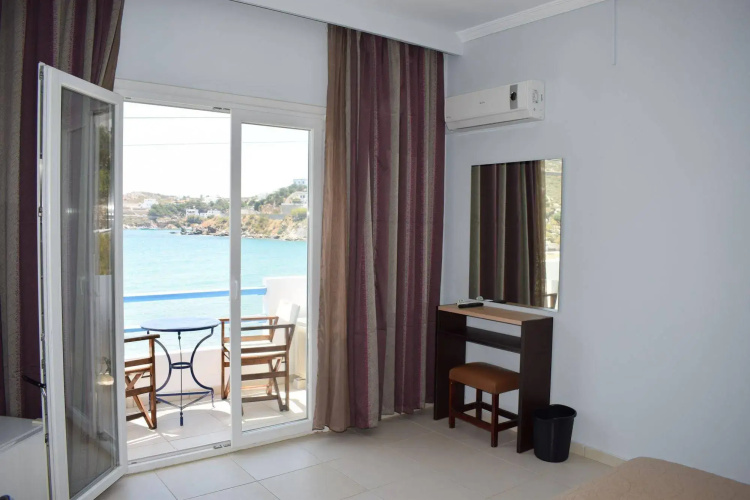 Vari Beach Hotel