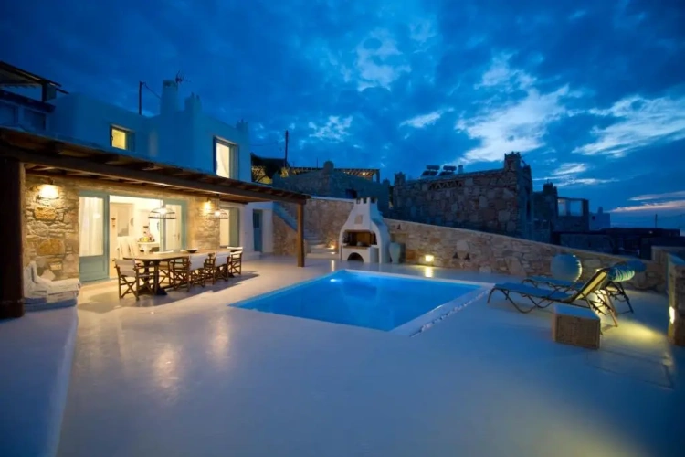 3 Bedrooms Villa