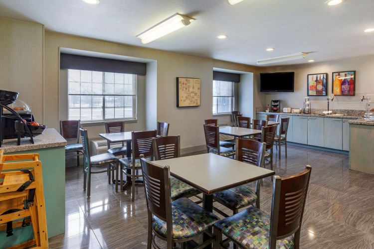 Best Western Plus Woodstock Inn & Suites photo 29