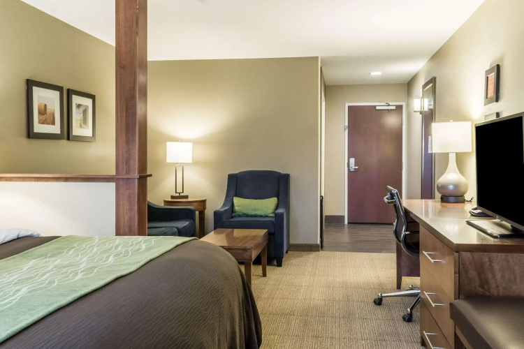 Comfort Inn & Suites Avera Southwest