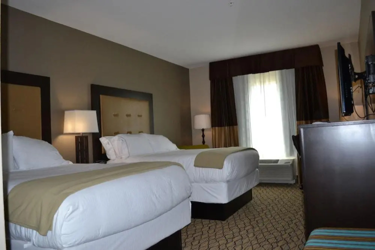 Holiday Inn Express Hotel And Suites St Joseph