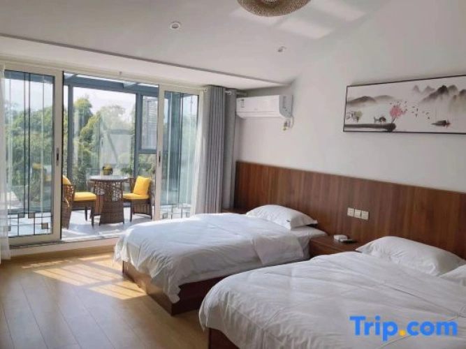 Standard Family room with view
