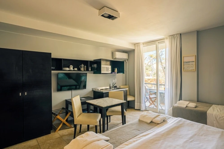 Standard Triple room