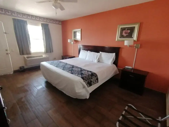 Hotel Express Inn