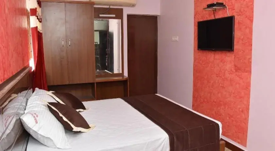 Arunaachalaa Inn