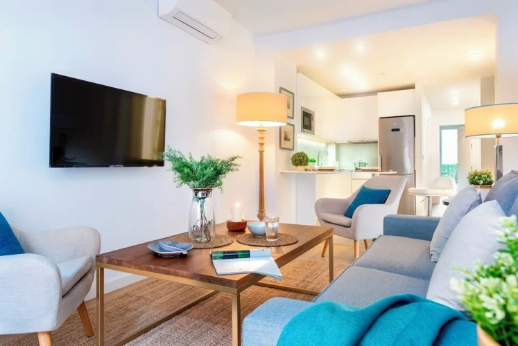 2 Bedrooms Apartment