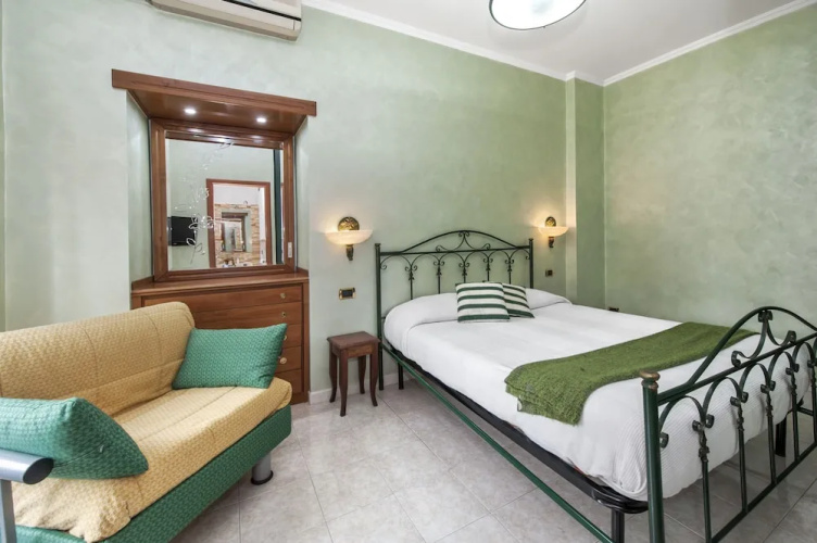 Charming Roma Apartment With 3 Bedrooms