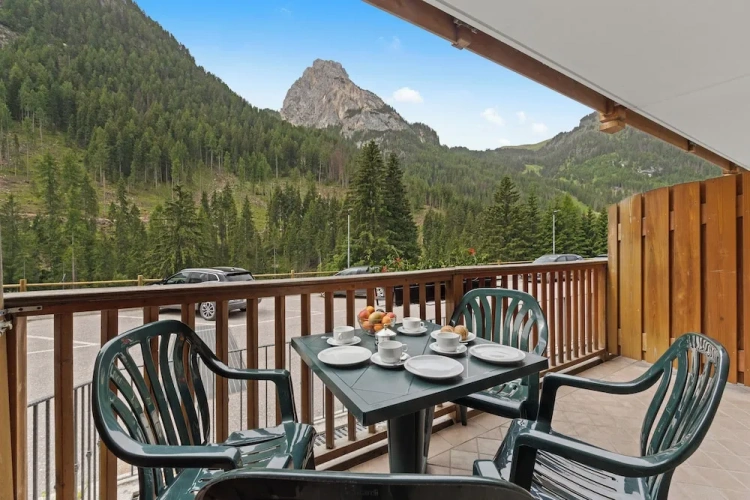 Family Studio with balcony and with mountain view