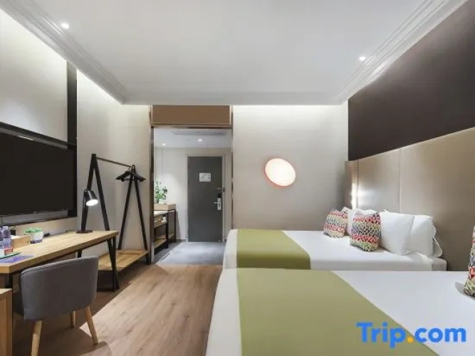 Deluxe Double room with street view