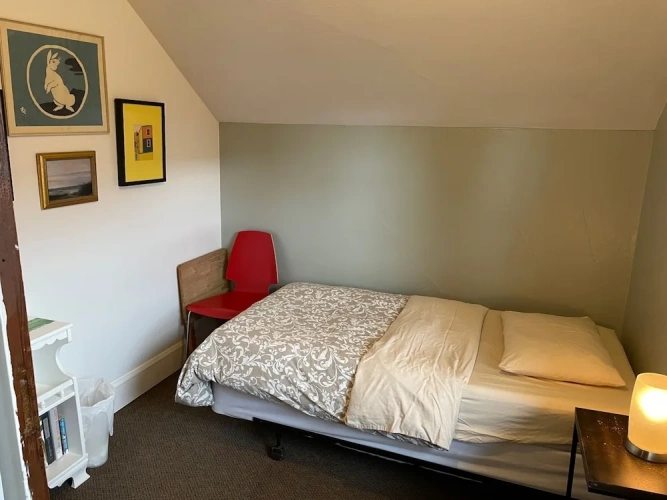 Economy room
