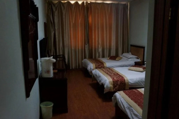 Golmud Fenghe Inn