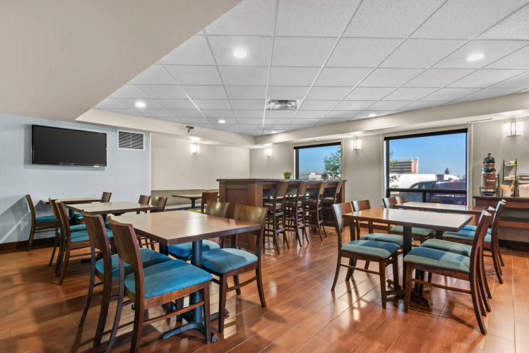 Comfort Inn & Suites Airport photo 27
