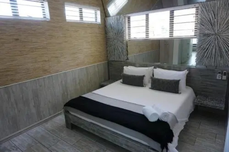10 Coral Cove