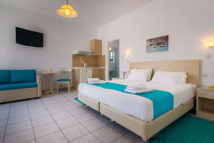 Standard Triple room with balcony