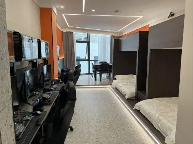 Baojing Sifangyuan E-sports Hotel
