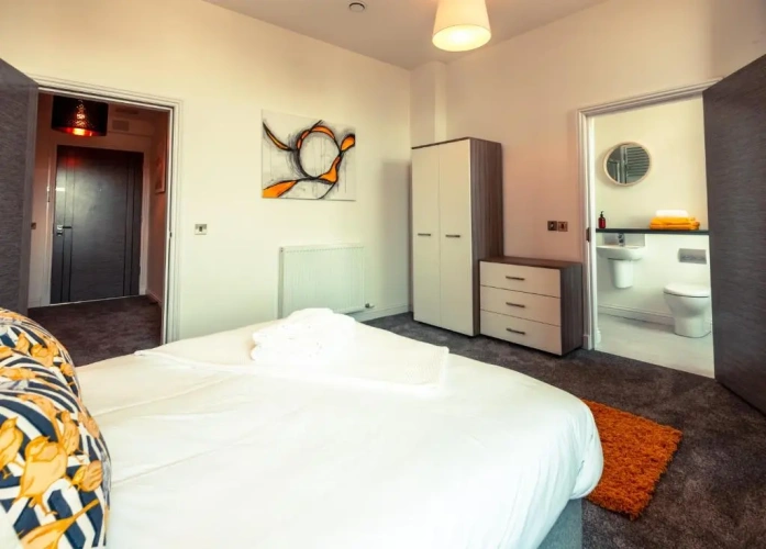 2 Bedrooms Apartment