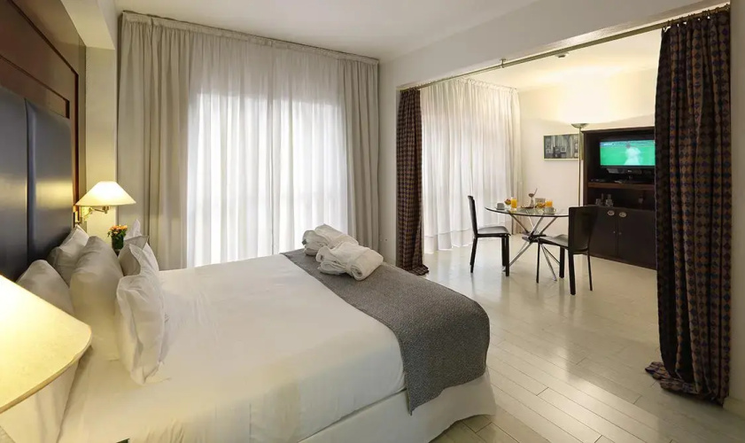 Dolmen Hotel