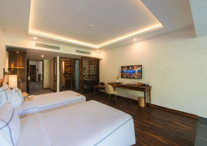 Twin room with balcony