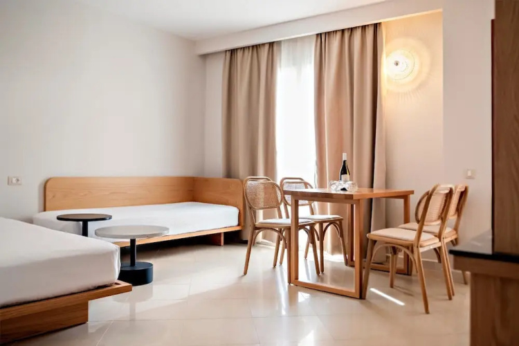 Alexandra Beach Hotel