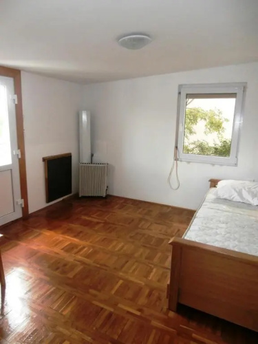 VRSI, SUNNY HOUSE for 8