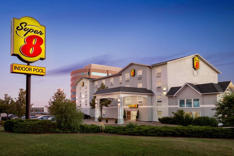 Super 8 By Wyndham Ajax/Toronto photo 15