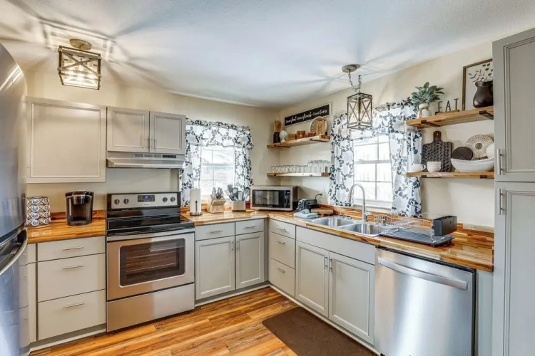 3 Bedrooms Cottage