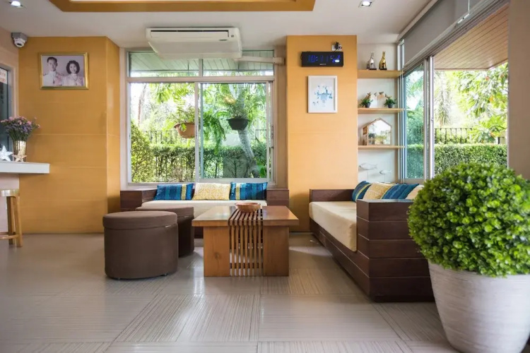 Central place serviced apartment 1