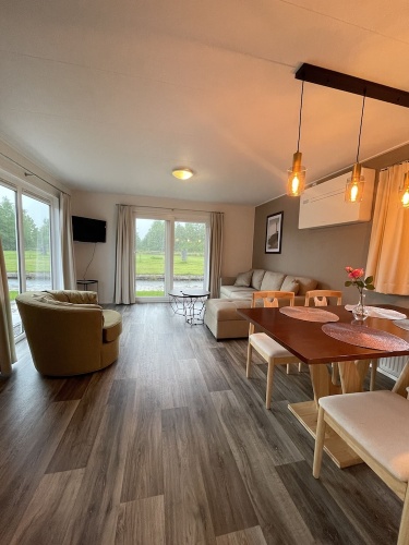 2 Bedrooms Comfort Chalet with lake view