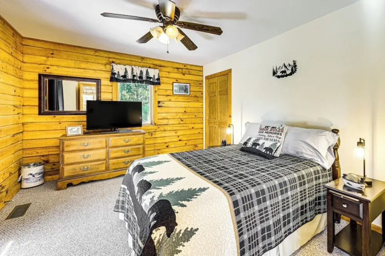 Deck & Mtn Views: Log Cabin By Snowshoe Mountain!
