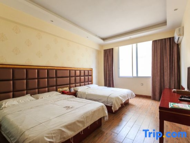 Quadruple Suite