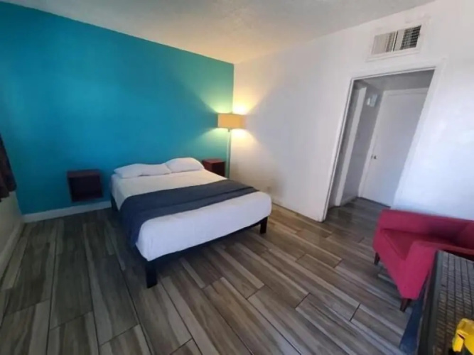 Desert Hills Motel