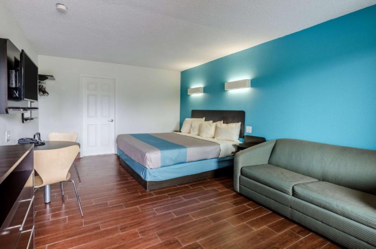 Standard room with balcony and with view