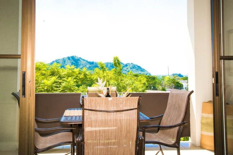 3rd-floor 2-bedroom Condo With Ocean View