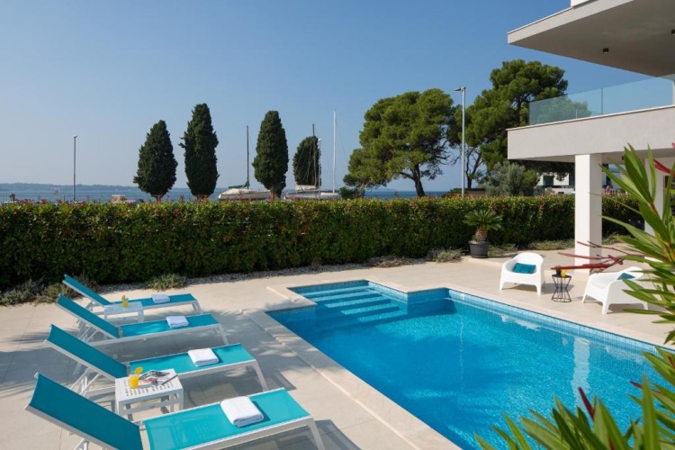 3 Bedrooms Deluxe Apartment