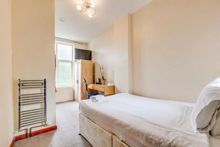 London Star Hotel