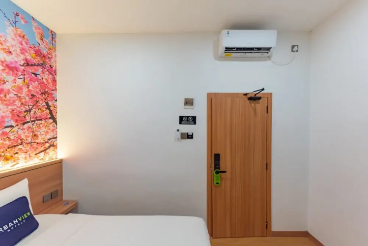 Urbanview Hotel R House Batuaji - Batu Aji