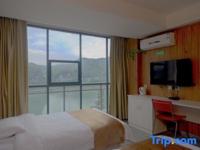 Standard Double room with river view