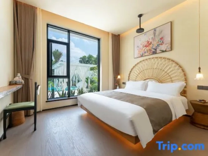 Standard Double room with pool view