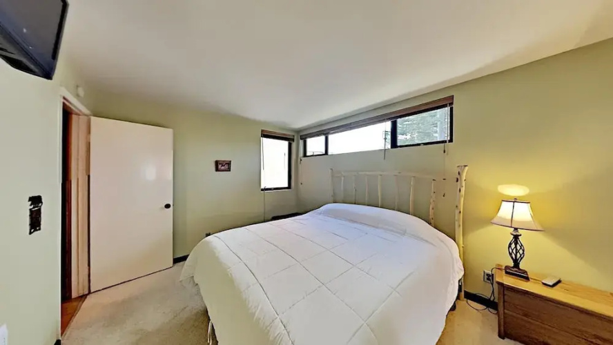 543 2 Bedroom Condo