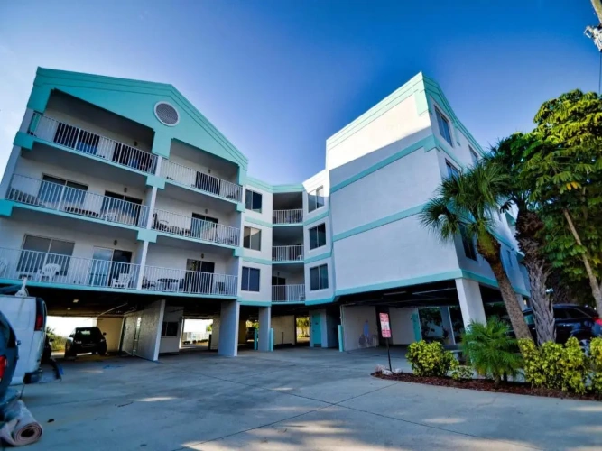 2 Bedrooms Apartment