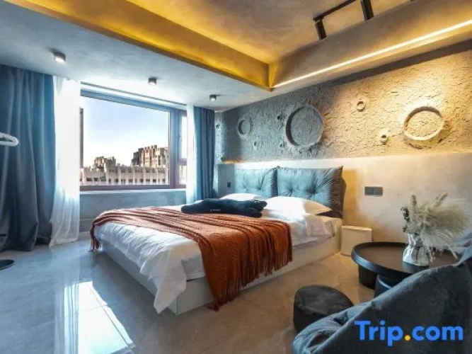 2 Bedrooms Quadruple Suite with city view