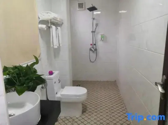 Lejia Bussiness Hotel