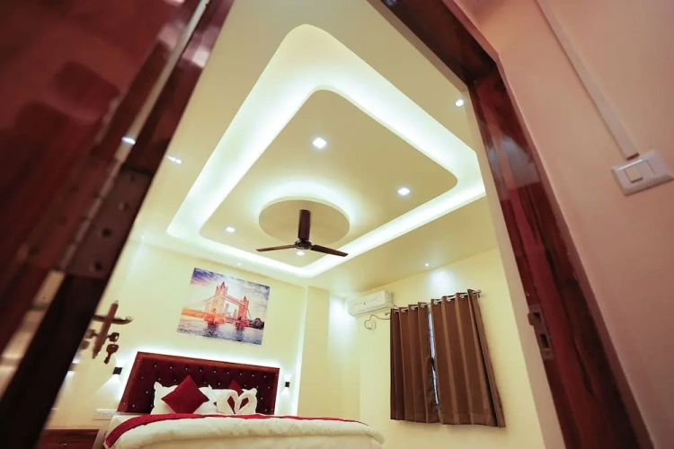 Deluxe Double room with city view