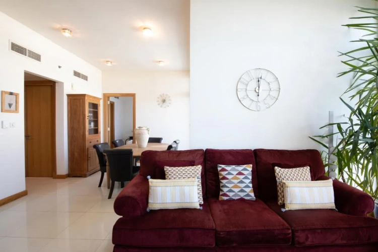2 Bedrooms Apartment
