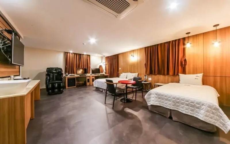 Gimhae Jangyu AM Hotel