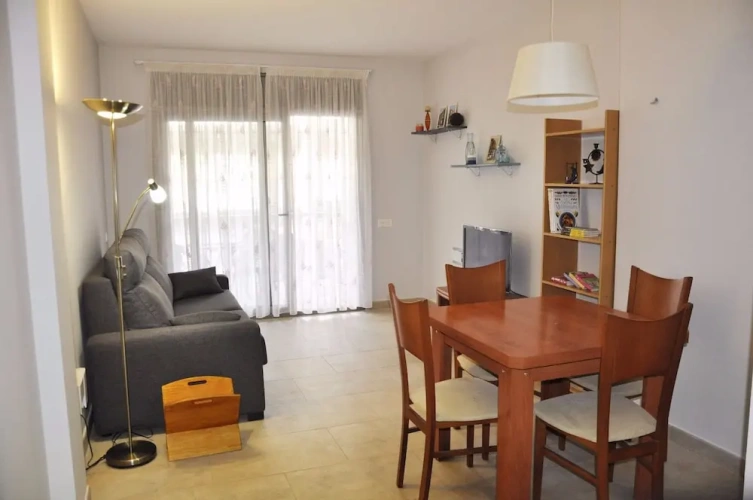 2 Bedrooms Apartment with balcony and with sea view